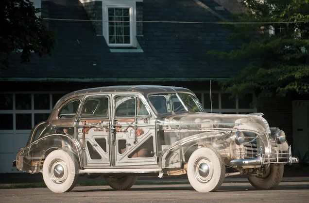 The Pontiac “Ghost” – A Transparent Marvel from the Past